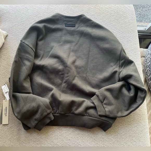 Fear of God Essentials Crewneck - Picture 2 of 3
